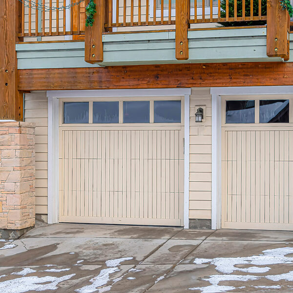 Portes de garage isolées pour améliorer la performance énergétique et le confort thermique